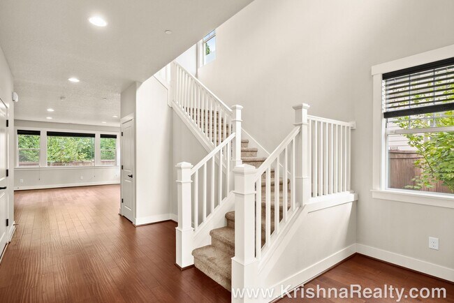Building Photo - Gorgeous 2-story Single Family Home | 4 BD 2.5 BA  | Located in Orenco Woods Crossing | Backs To ...