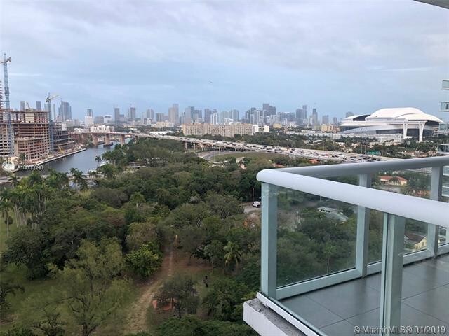 Foto del edificio - 1861 NW S River Dr  1808