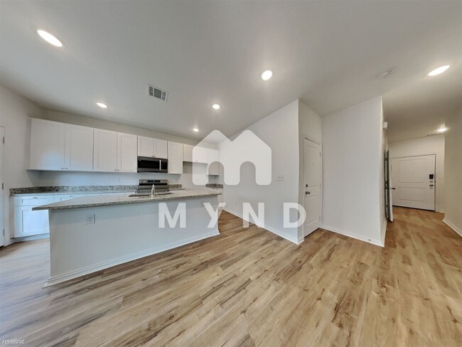 Building Photo - 3 br, 2.5 bath Townhome - 1402 Boxwood Ln