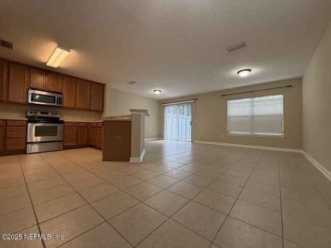 Building Photo - 1500 Calming Water Dr