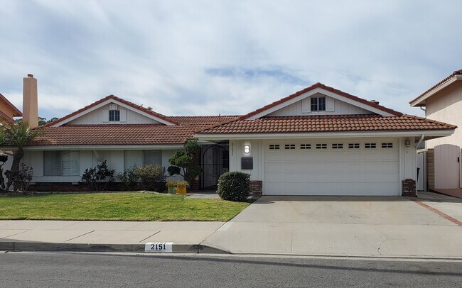 4 bed, 2 bath, 1949 sqft, 7000+ Lot - 2151 Pamela St