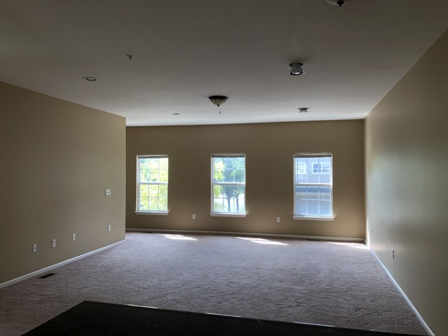 Building Photo - 22710 Goddard Rd