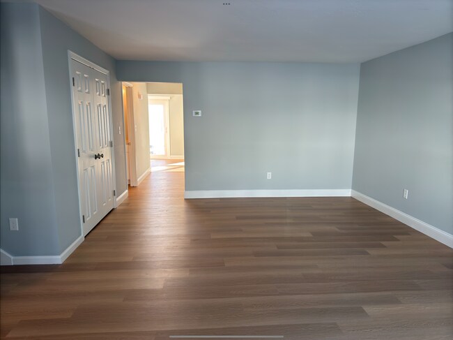 Foto del edificio - 23 Whittier Ln