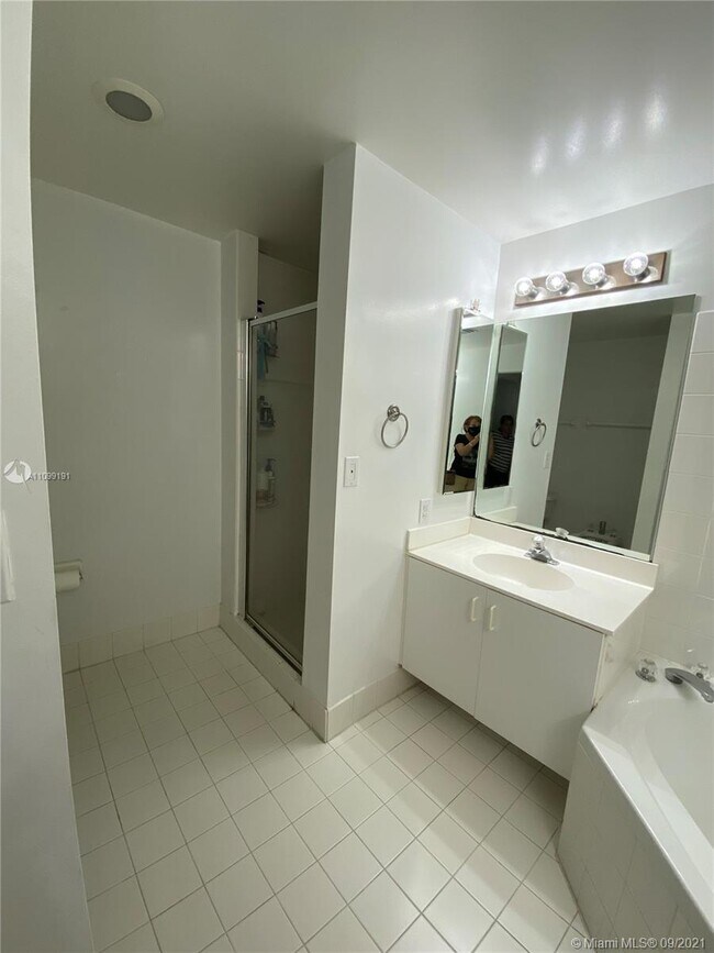 Foto del edificio - 9725 NW 52nd St