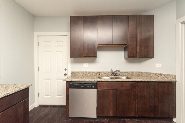 Foto del edificio - 2968 N Ridgeway Ave