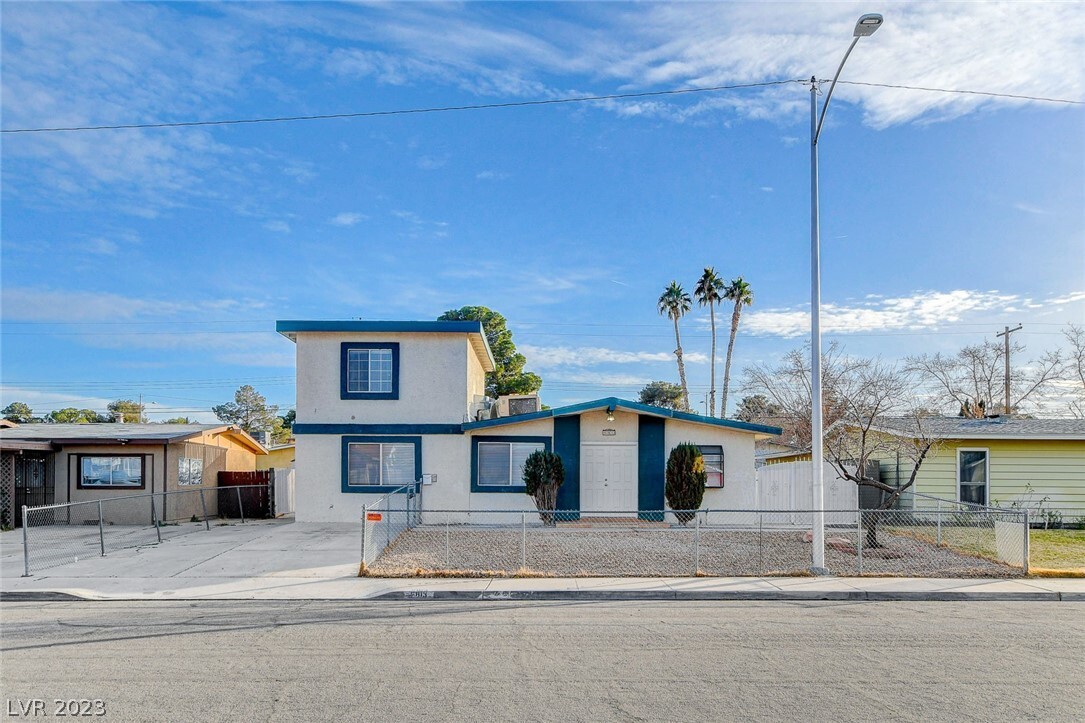 Primary Photo - 5813 W Balzar Ave