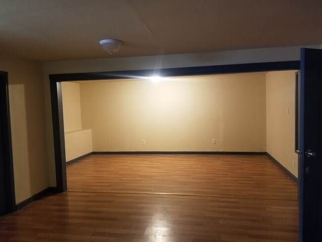 Foto del edificio - 1023 Rigsby Ave