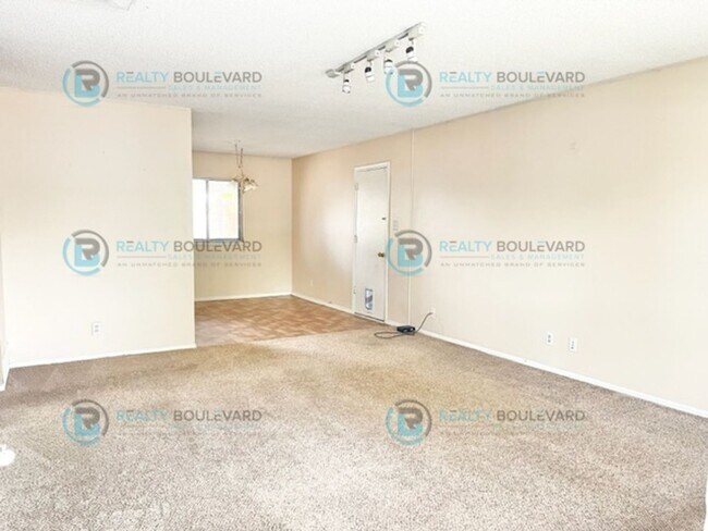 Foto del edificio - Cozy 3-Bedroom Home with Fenced Yard and G...