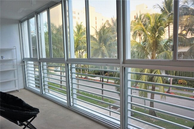 Building Photo - 301 Sunrise Dr