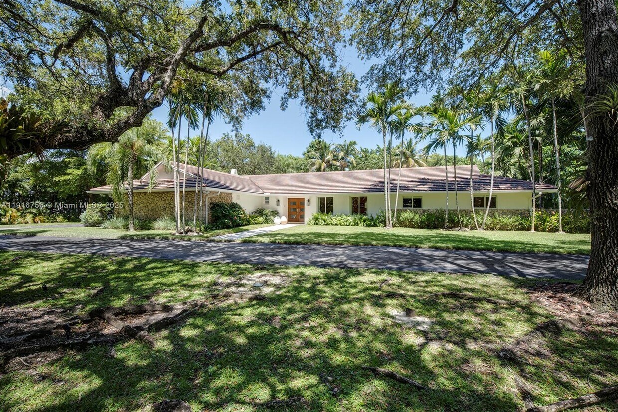 Foto principal - 11905 SW 67th Ave