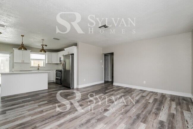 Foto del edificio - You Can Afford to Dwell Well.