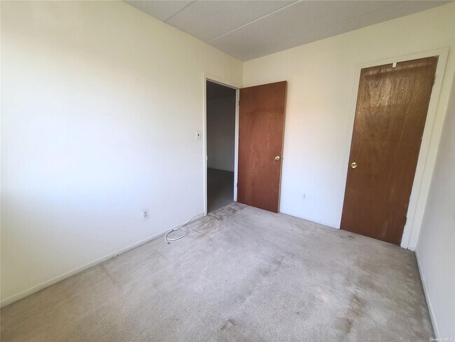 Building Photo - 140-14 33rd Ave