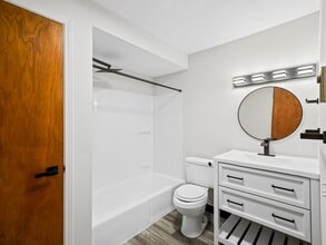 Building Photo - Jamestown Manor