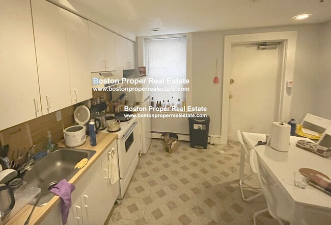 Photo - 80 Fenway St Apartments