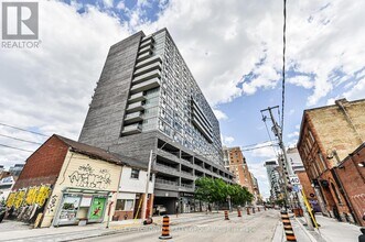 Building Photo - 320 Richmond St E