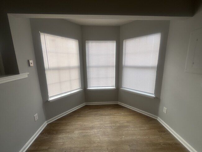Foto del edificio - 3306 Chesapeake Cir