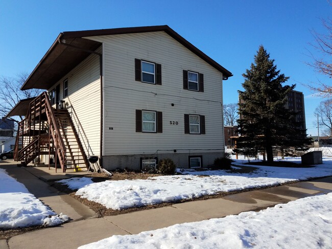 Building Photo - 520 7th St S