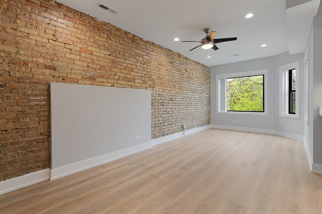 Foto del edificio - 1558 W Juneway Terrace