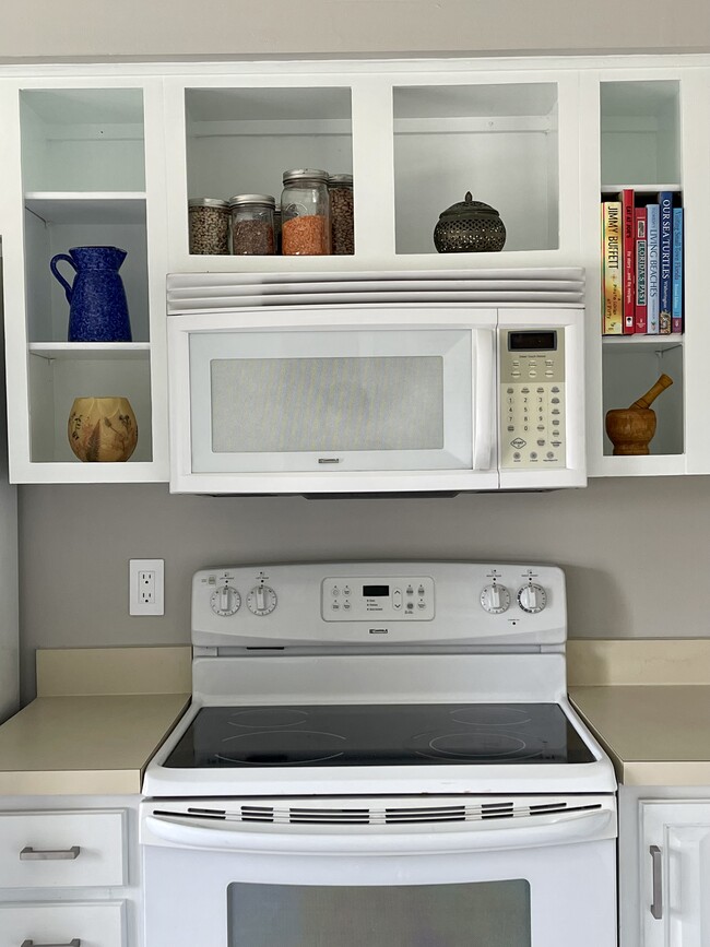 Kitchen - 1850 Atlantic St