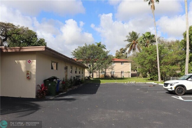 Foto del edificio - 519 NW 23rd Ave