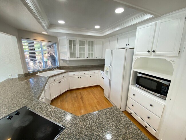 Foto del edificio - 4 Bed 2.5 Bath Home In San Ramon