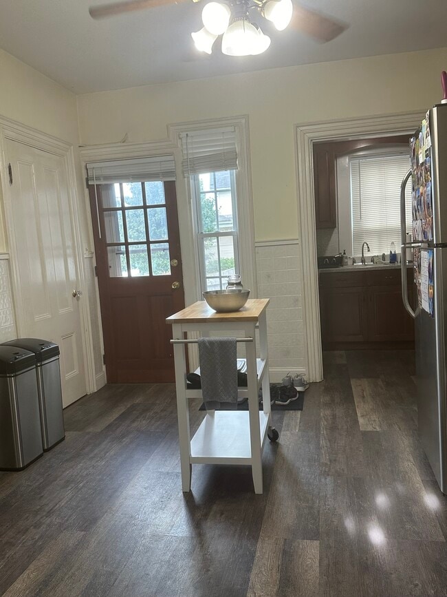 Building Photo - 39 Myrtle St