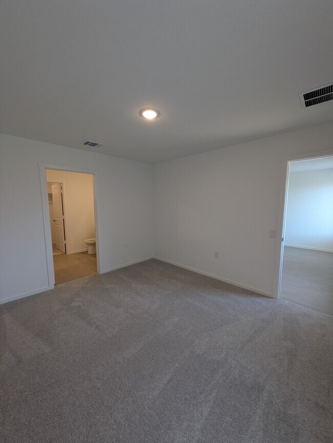 Foto del edificio - 6023 Skipping Way
