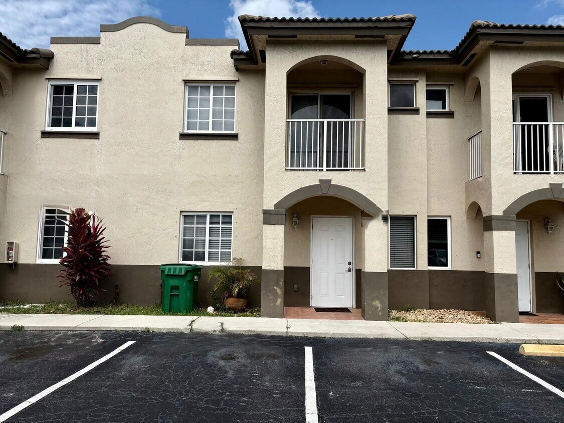 Foto principal - 11416 NW 93rd Ct