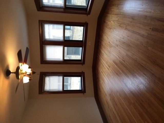 Building Photo - 4056 N Sheridan Rd