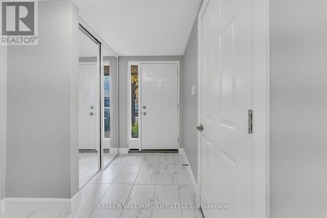 Building Photo - 700-700 Osgoode Dr