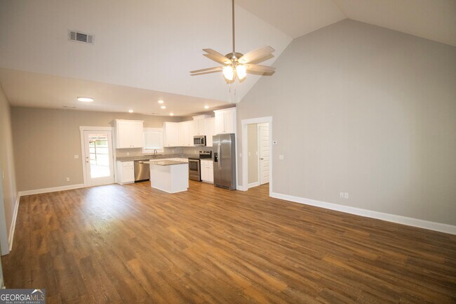 Foto del edificio - 119 Spring Creek Rd