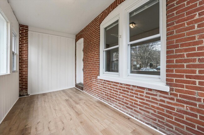 Foto del edificio - 10 W Jefferson St