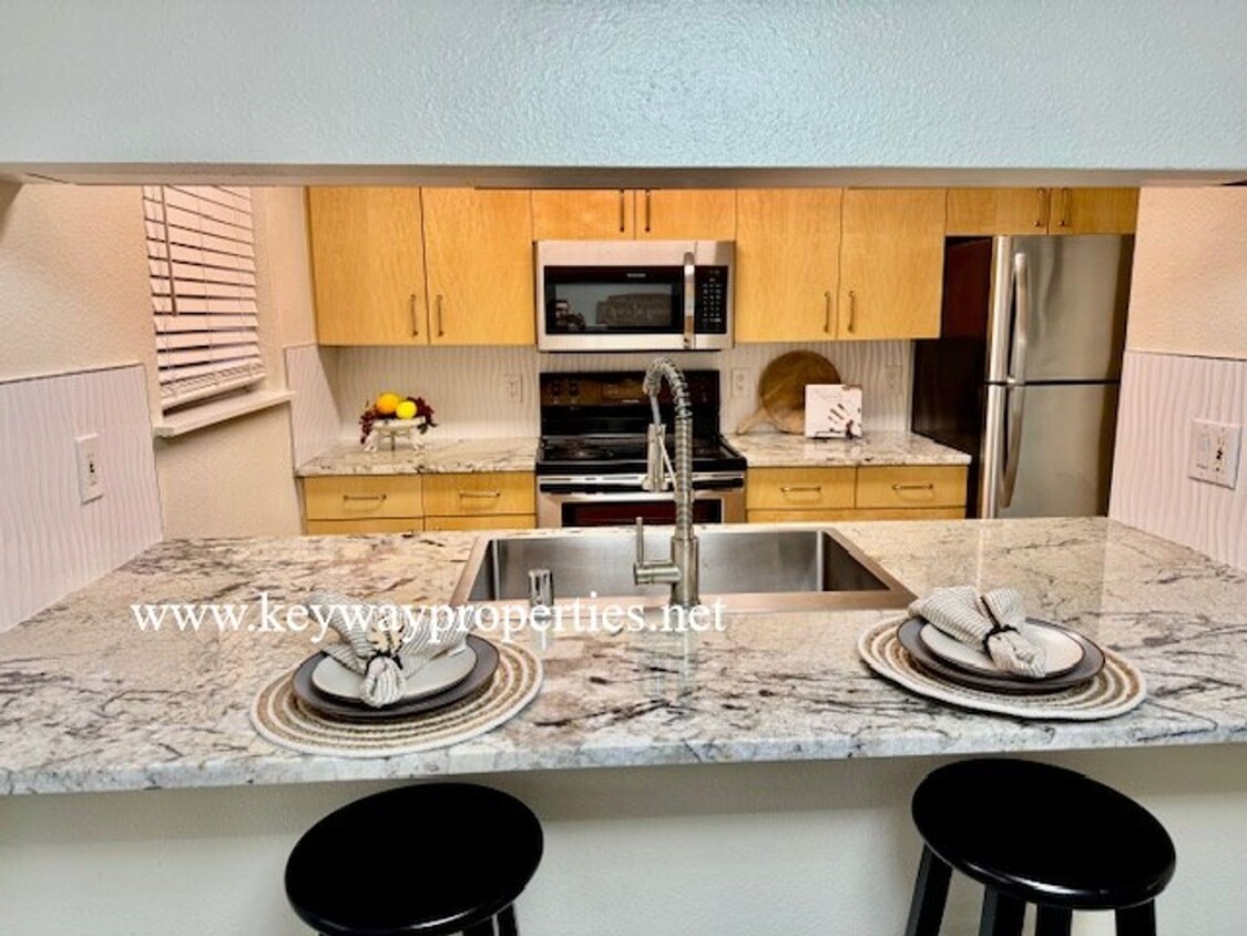 Foto principal - ***Deposit Moves you in*** FootHills 3bed ...