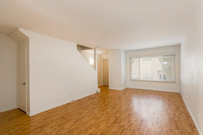 Building Photo - 8025 Redlands St