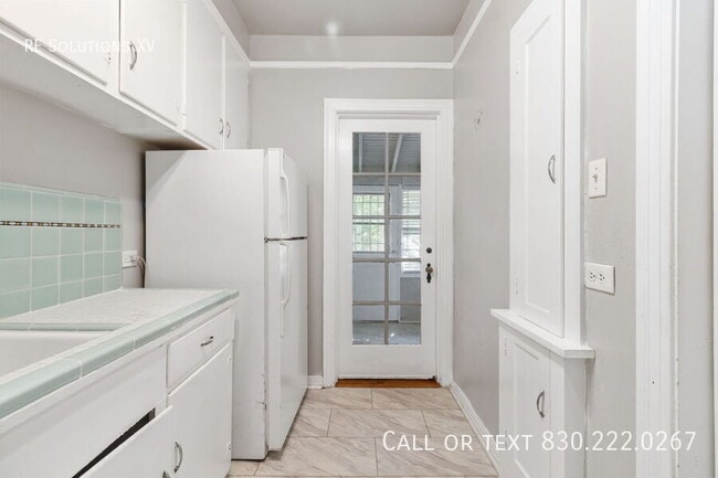 Foto del edificio - 336 E Lullwood Ave