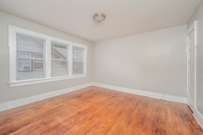 Foto del edificio - "Charming 2-Bed Haven in Riverside – Your Wichita Retreat Awaits!"