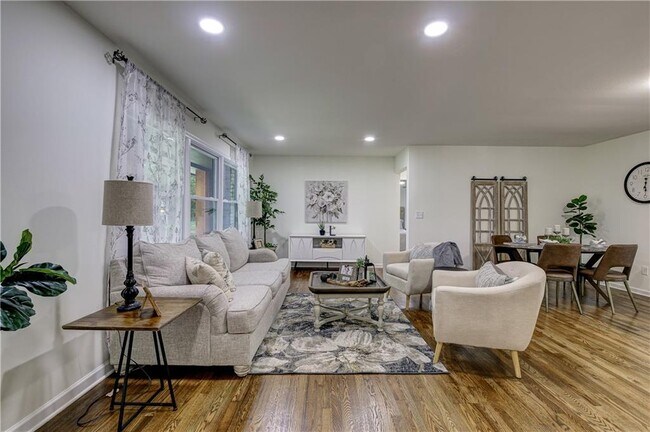 Foto del edificio - 131 Brookwood Dr SW