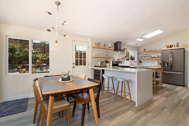 Foto del edificio - 9292 Overton Ave