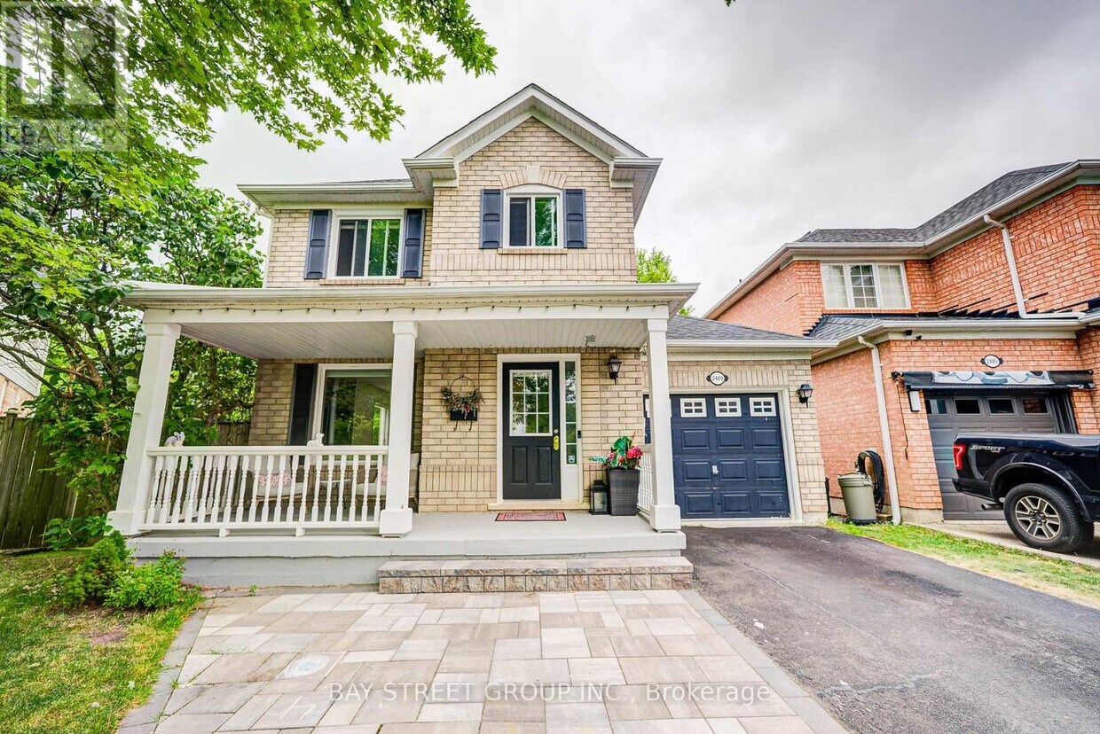 Photo principale - 2489 Falkland Crescent