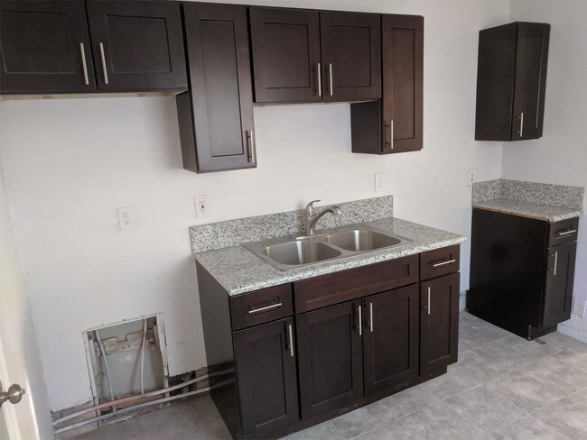 Building Photo - 952 Miller Ave