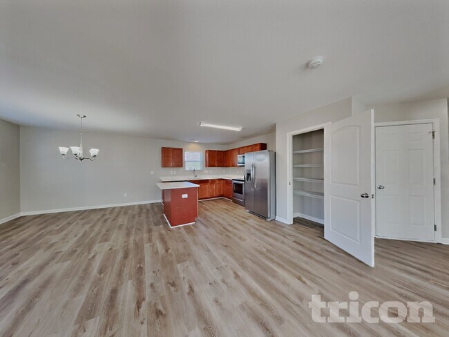 Foto del edificio - 312 Sequoia Dr