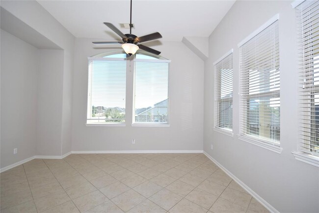 Foto del edificio - 5615 Sallow Bay Ln