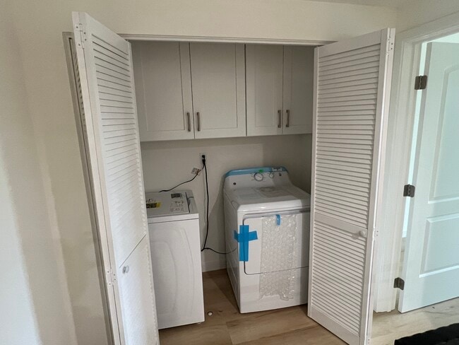 Upstairs laundry - 13620 Leadwell St