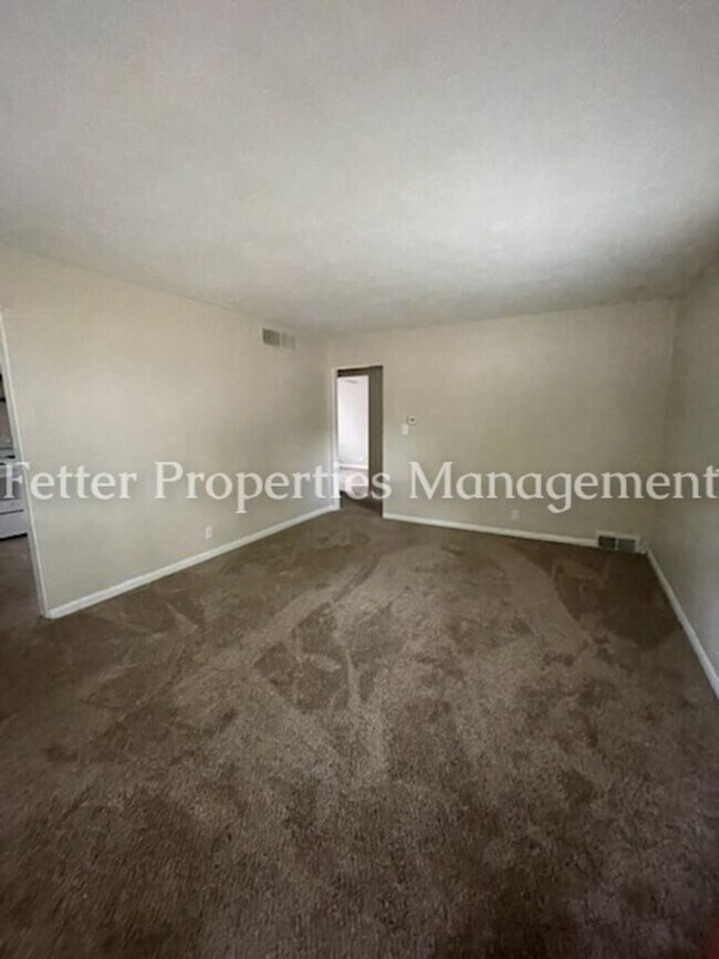 Foto del edificio - 1165/1167 Lombard Avenue
