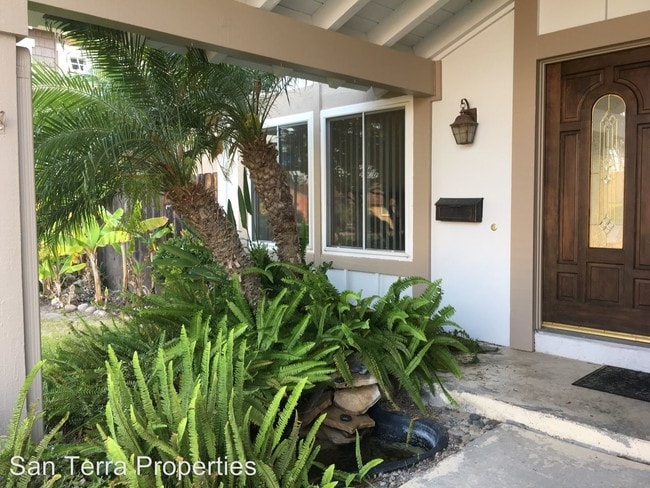 Building Photo - 4 br, 2.5 bath House - 5774 Avenida Sanchez