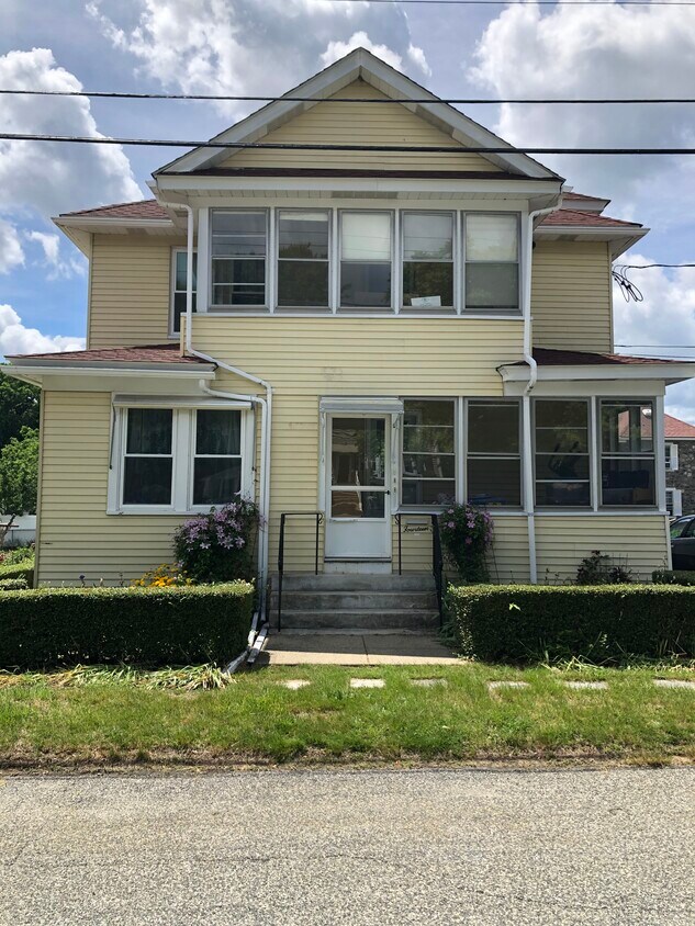 14 Edgewater Ave Unit 2, Shrewsbury, MA 01545 Apartments in Shrewsbury, MA