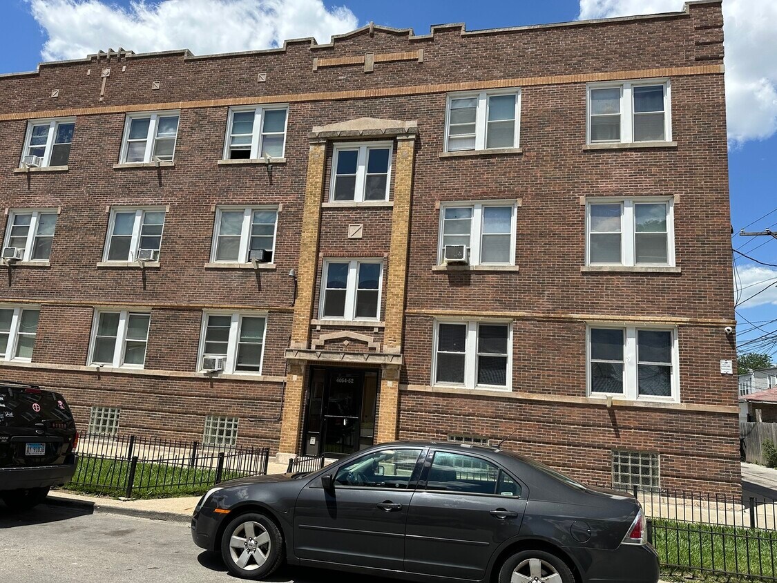 4052 W Dickens Ave, Chicago, IL 60639 House Rental in Chicago, IL