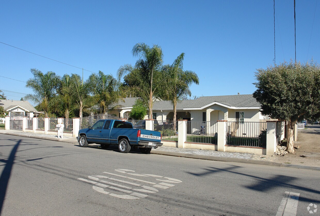 Foto del edificio - 3502-3516 Nyeland Ave
