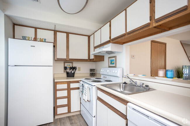 Sussex - Kitchen - Woodridge Apartments