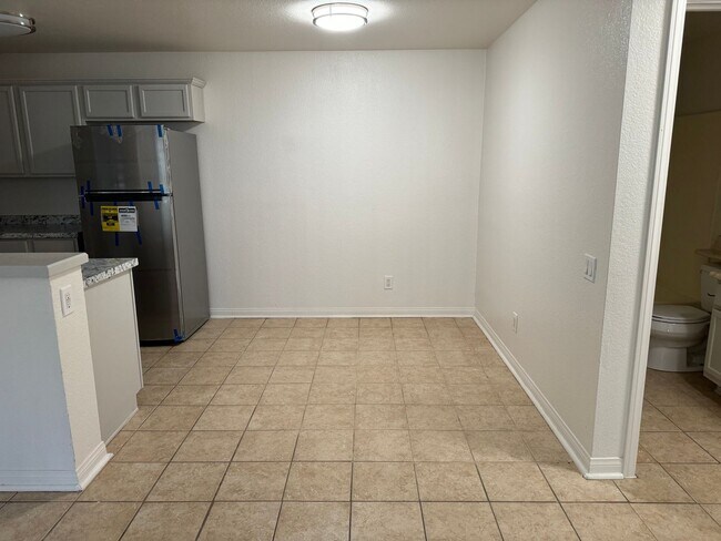 Building Photo - 2 Bedroom 2 Bath Condo 92173